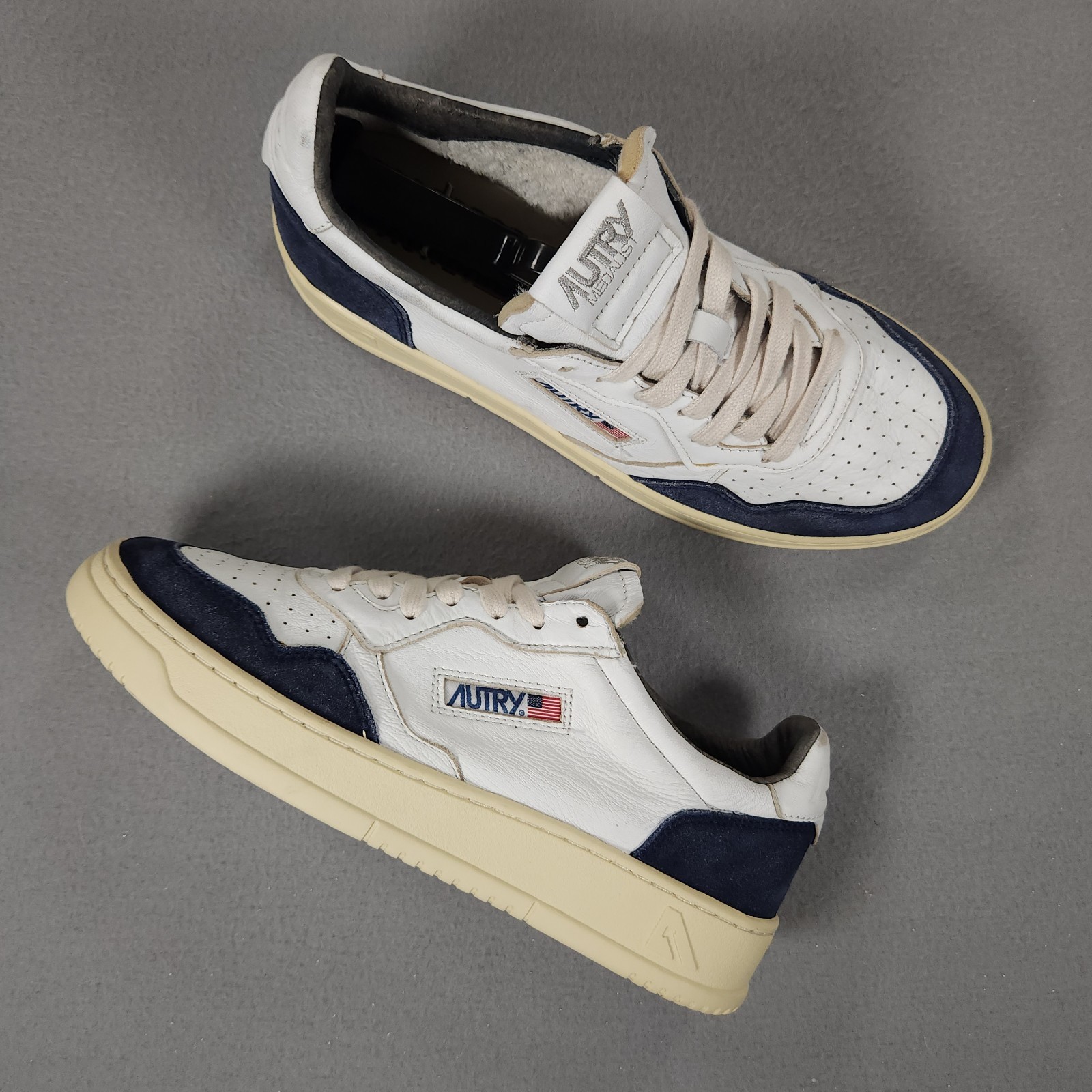 Autry Medalist Low Sneakers White Leather And Blue Suede Men\'s US 9 / EU 42 Autry Medalist Low Sneakers White Leather And Blue Suede Men\'s US 9 / EU 42