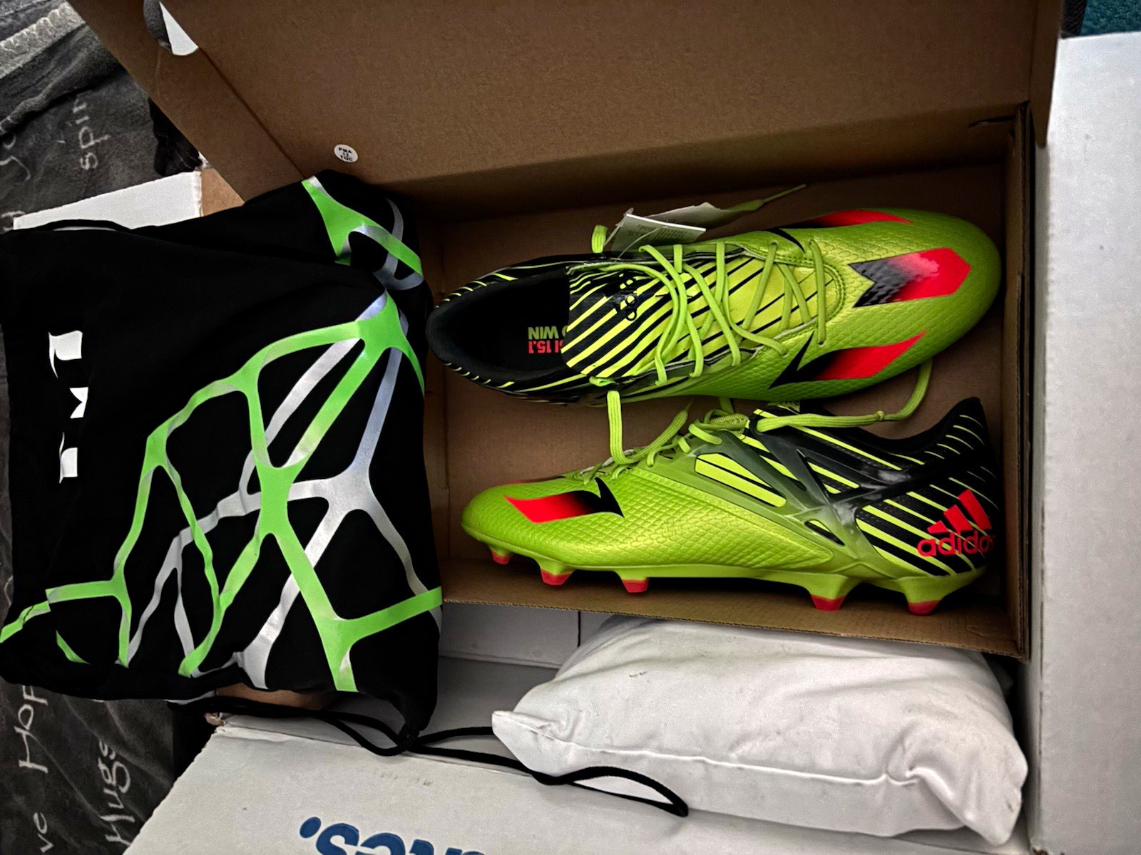 adidas Messi 15.1 FG Unisex Soccer Cleats Green US Size 11 with shin guards adidas Messi 15.1 FG Unisex Soccer Cleats Green US Size 11 with shin guards