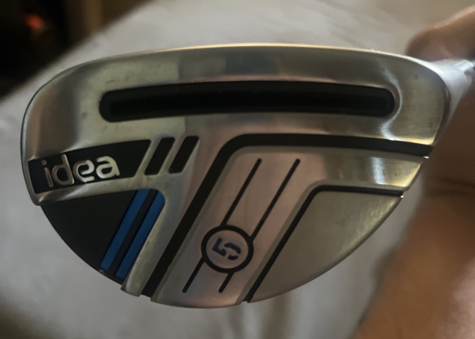 Adams Idea 5 Hybrid; R-flex/High Launch/60g Graphite Shaft; Good Grip; RH: 40” Adams Idea 5 Hybrid; R-flex/High Launch/60g Graphite Shaft; Good Grip; RH: 40”