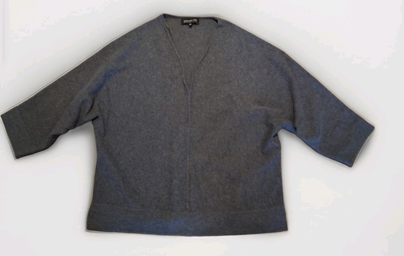 Jones New York Collection 100% Cashmere Gray V-Neck Sweater Women’s xlg. 