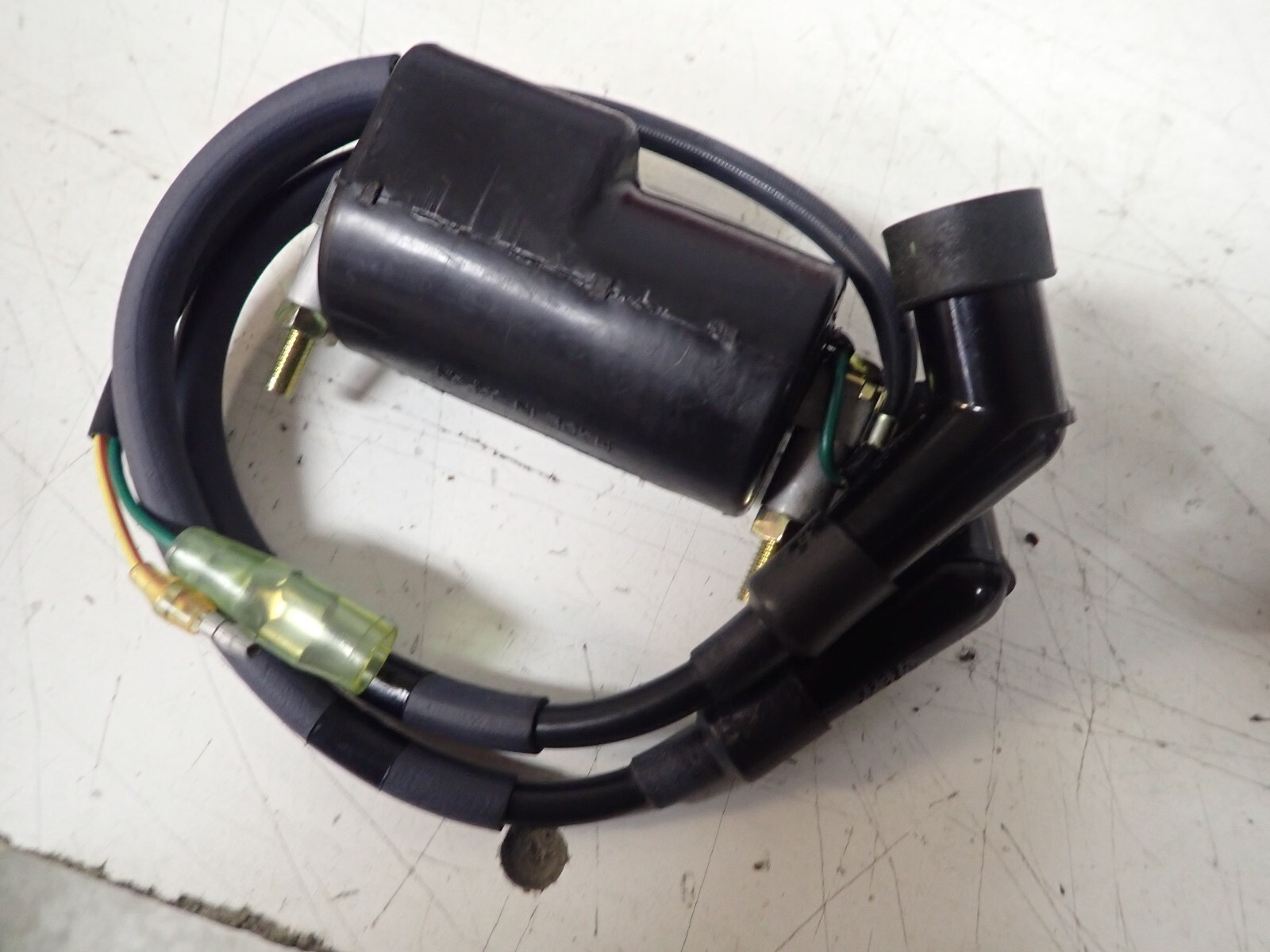 NOS Kawasaki 1976 / 1977 Kz900 Ignition Coil With Caps 21171-1019