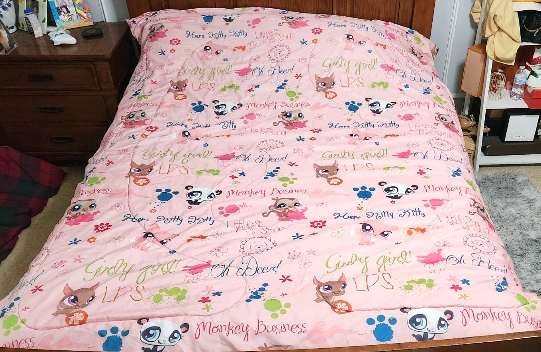 VIntage Littlest Pet Shop (LPS) Queen comforter/blanket Rare Y2K Great Condition