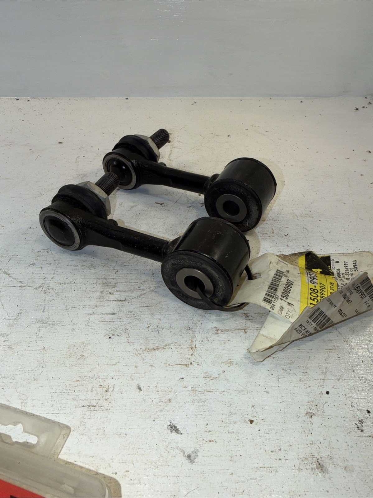 2-NOS OEM GM 15089907 Rear Suspension Stabilizer Shaft Link 2001-19 Chevy 3500 2-NOS OEM GM 15089907 Rear Suspension Stabilizer Shaft Link 2001-19 Chevy 3500