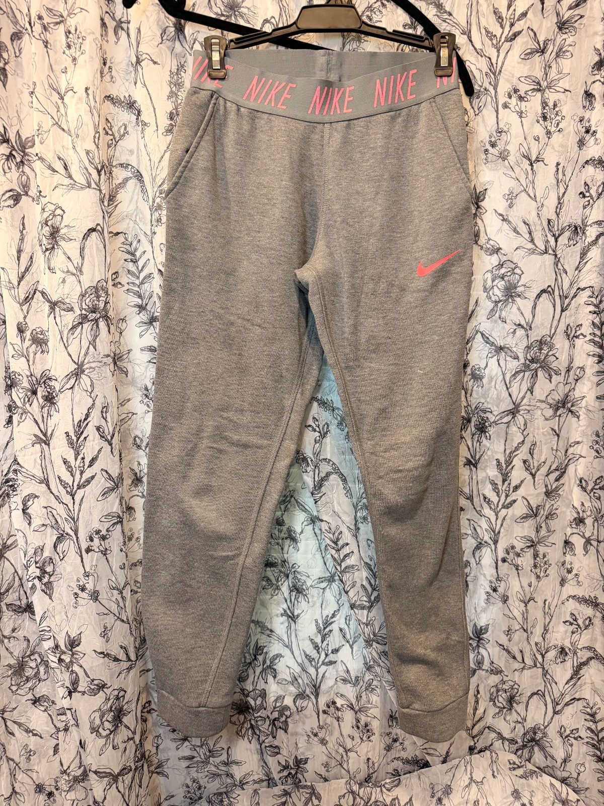 Nike Pro HV0289-634 Girls\' XL Fleece Dri-FIT Joggers, Sweet Beet
