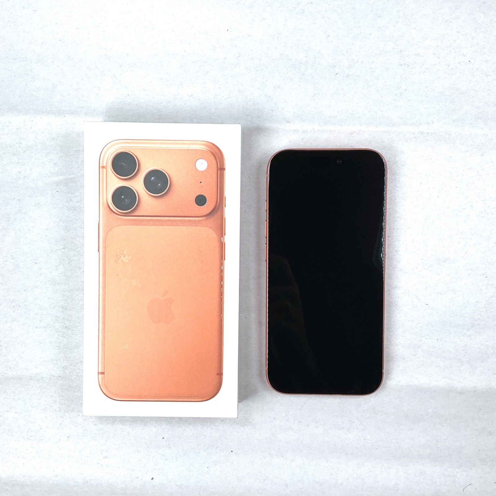 Apple iPhone 17 Pro / Cosmic Orange / 256 GB / Great Condition / Unlocked