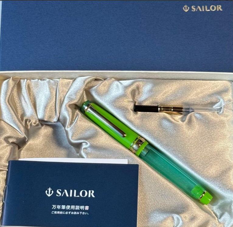 SAILOR Pro Gear Slim Fountain Pen Manyo II Grass 14K F Nib With Converter & Box SAILOR Pro Gear Slim Fountain Pen Manyo II Grass 14K F Nib With Converter & Box