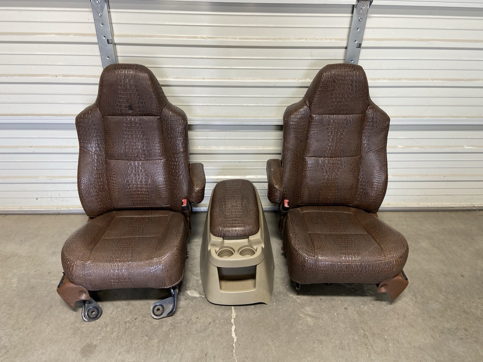 1999-2010 FORD F250 F350 F450 SUPER DUTY ALLIGATOR SKIN FRONT SEATS & CONSOLE 1999-2010 FORD F250 F350 F450 SUPER DUTY ALLIGATOR SKIN FRONT SEATS & CONSOLE