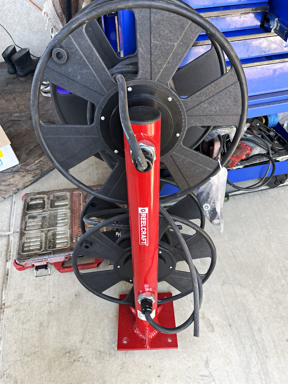 Reelcraft weilder lead reels Reelcraft weilder lead reels