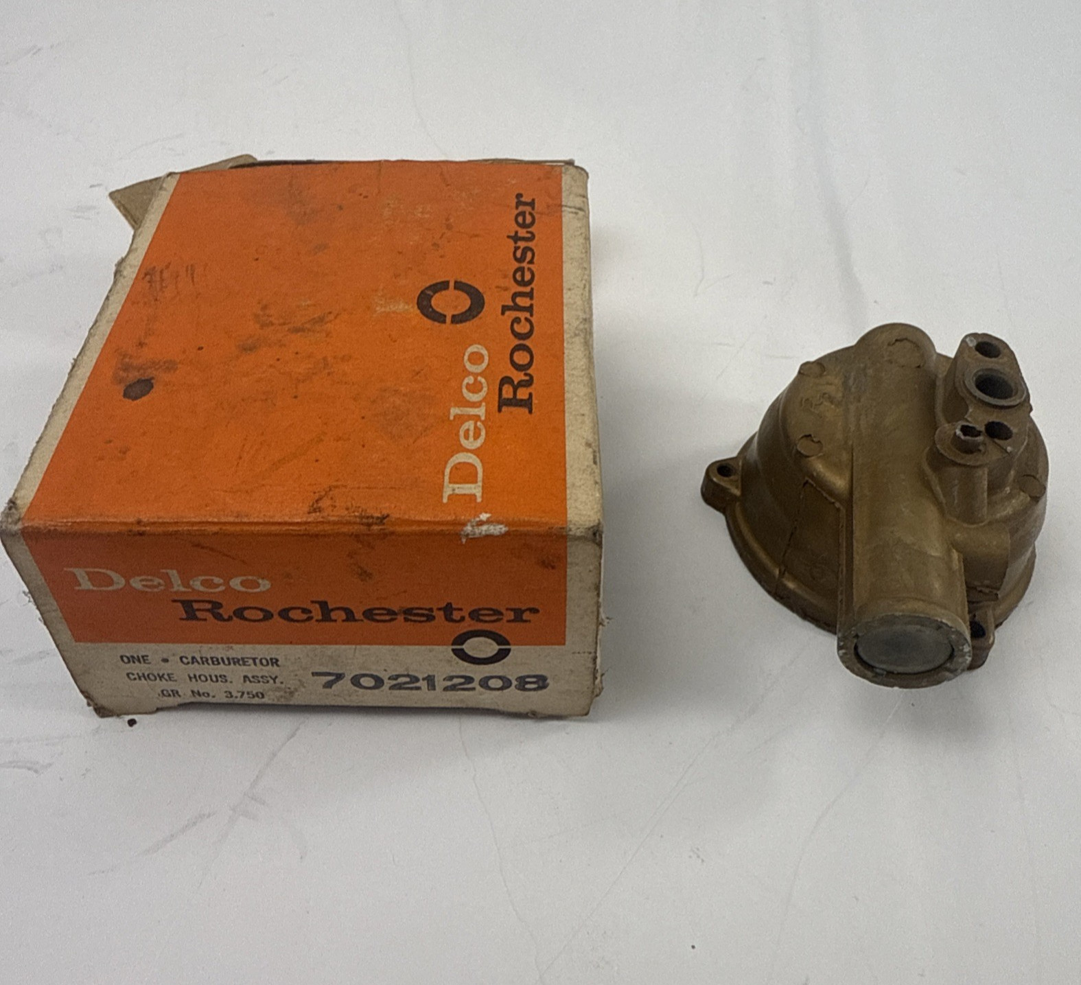 NOS Choke Housing Assembly Delco Rochester 7021208 Carburetor Carb New Old Stock