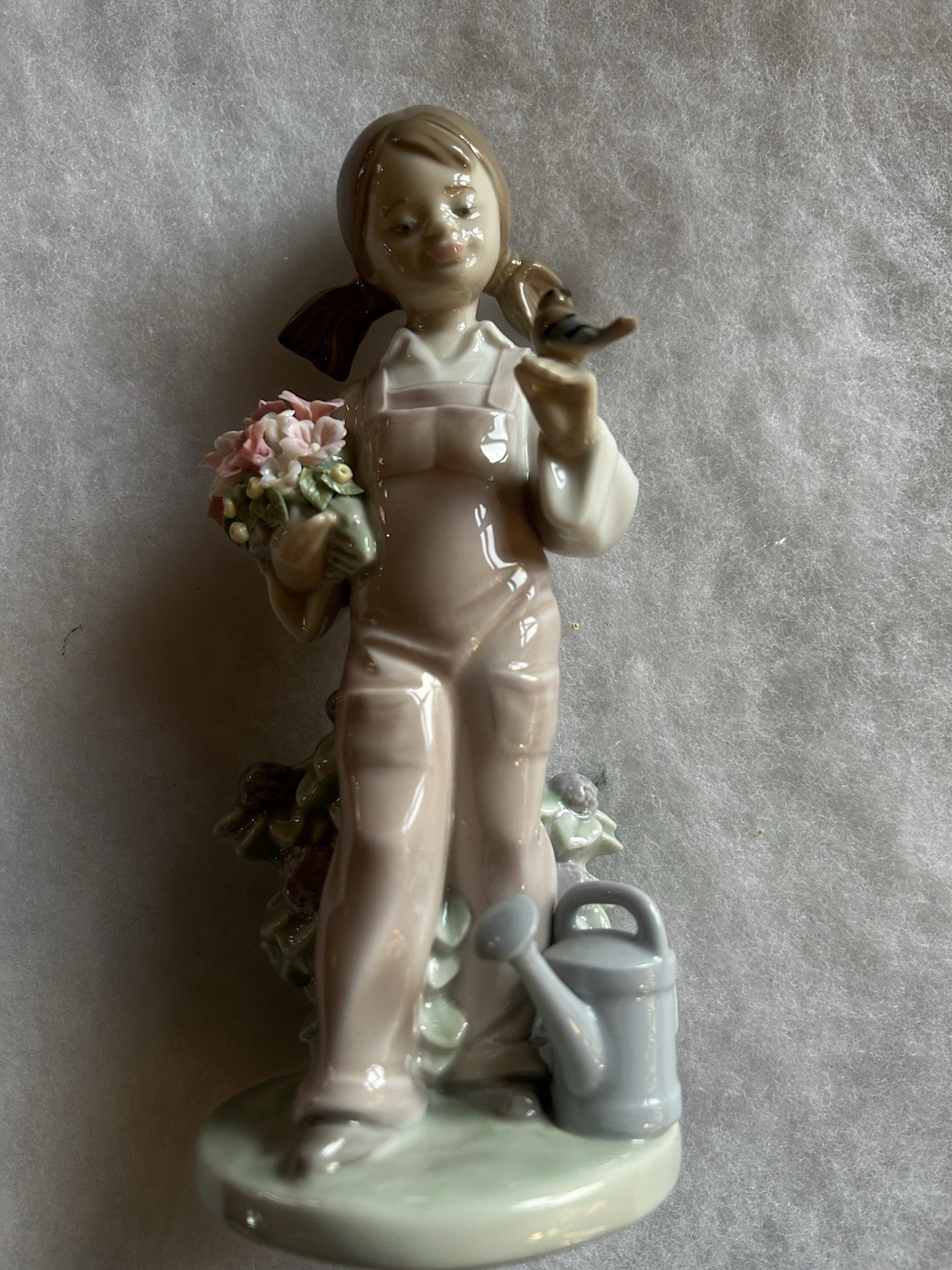 LLADRO DAISA 1983 Hand Made in Spain GIRL with Bird Flowers 7.2 LLADRO DAISA 1983 Hand Made in Spain GIRL with Bird Flowers 7.2