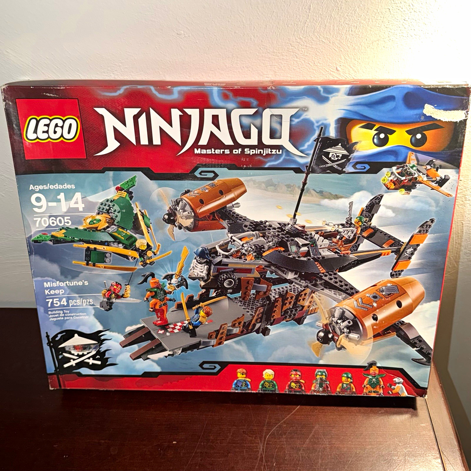 LEGO NINJAGO Masters of Spinjitzu Misfortune\'s Keep 70605 754pcs Minifigs LEGO NINJAGO Masters of Spinjitzu Misfortune\'s Keep 70605 754pcs Minifigs