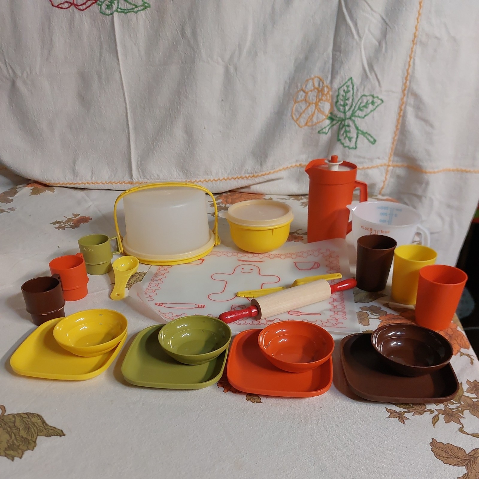 Vintage 1970s Tupperware Toys Mini Children\'s Play Set Pitcher Cake Baking Lunch