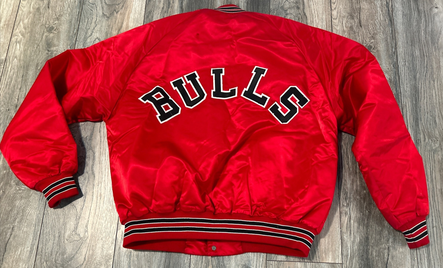 Chalk Line Chicago Bulls NBA Satin Jacket Men\'s XL Red Vintage 80s Chalk Line Chicago Bulls NBA Satin Jacket Men\'s XL Red Vintage 80s