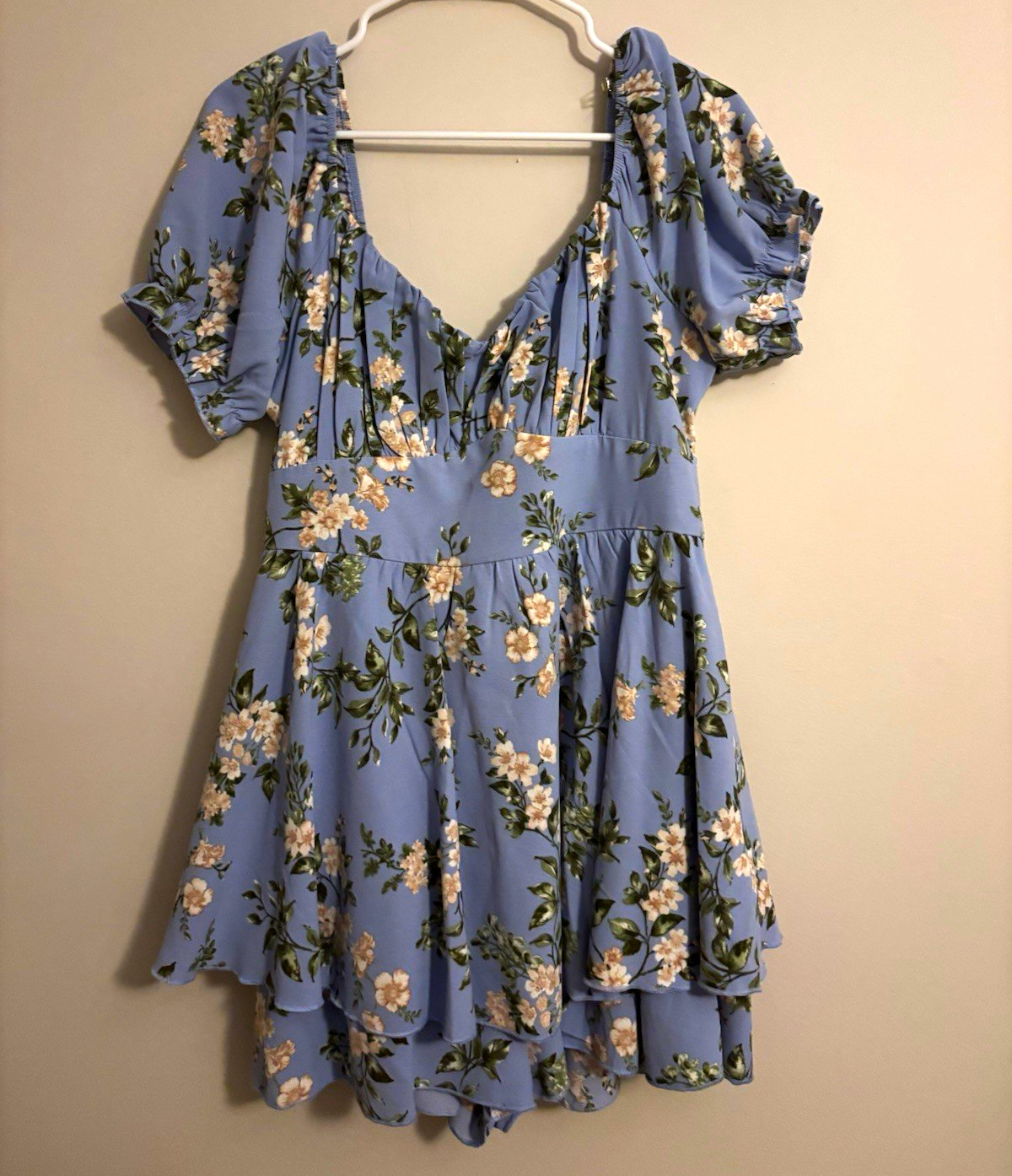Inspired Hearts Blue Floral Smocked V-Neck Puff Sleeve Romper XL Inspired Hearts Blue Floral Smocked V-Neck Puff Sleeve Romper XL