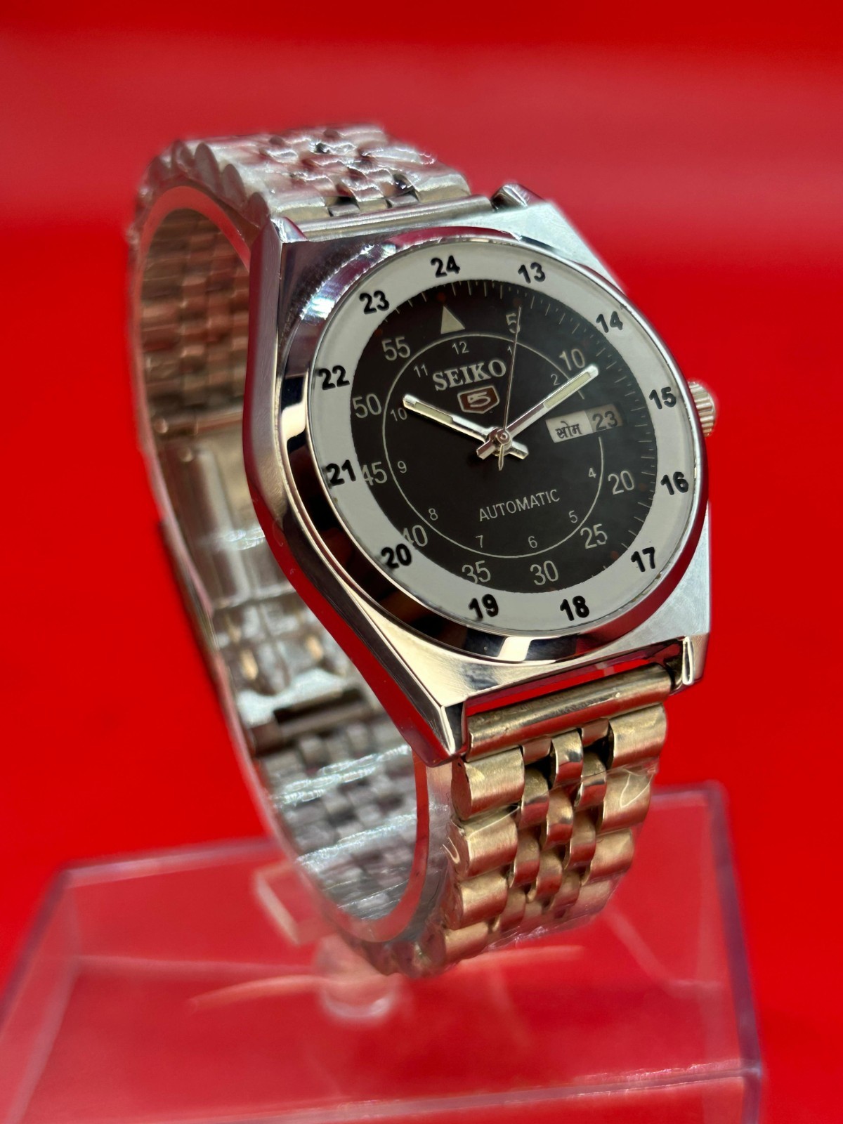  Vintage Automatic Seiko Refurbished White Dial Day / Date Men\'s Wrist Watch 