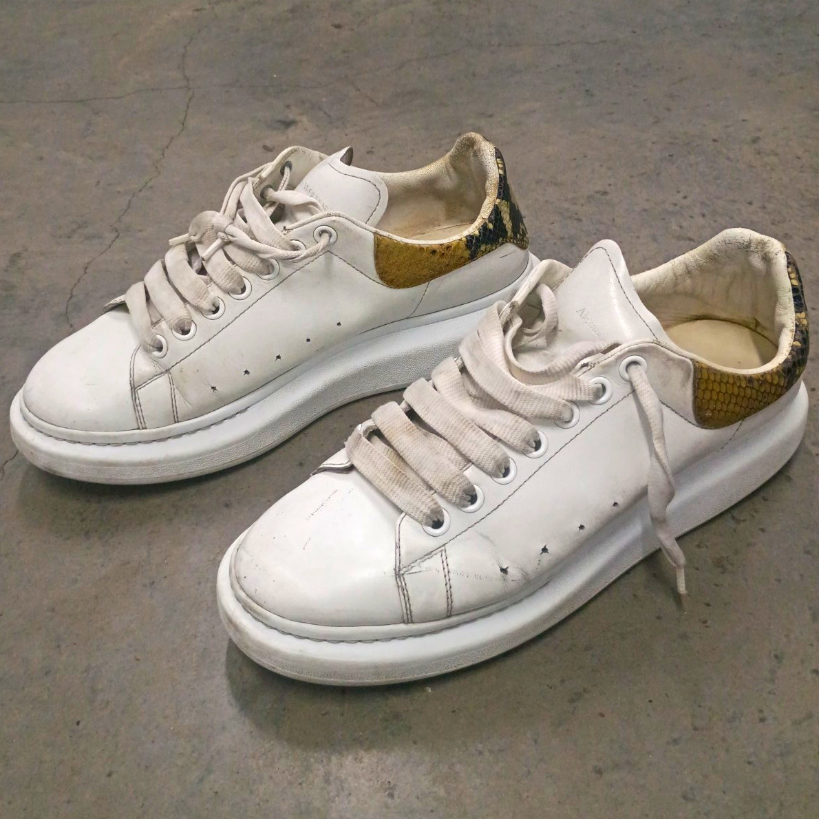 Alexander McQueen Oversized Men’s US 10 White Leather Sneakers Snakeskin Heel Alexander McQueen Oversized Men’s US 10 White Leather Sneakers Snakeskin Heel