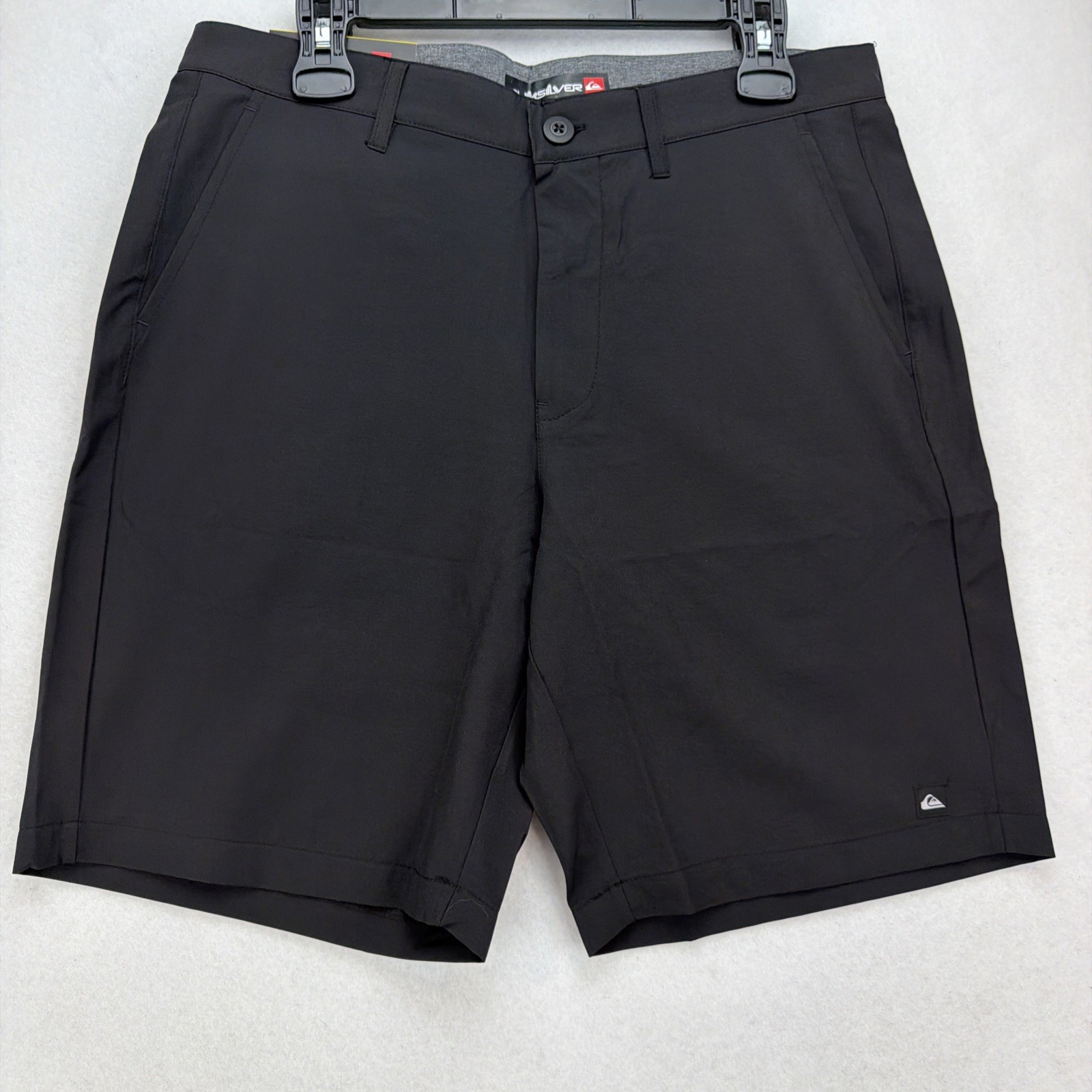 NWT Quicksilver Casual Black Shorts Men\'s Size 32” Waist Multi Pockets 9” Inseam