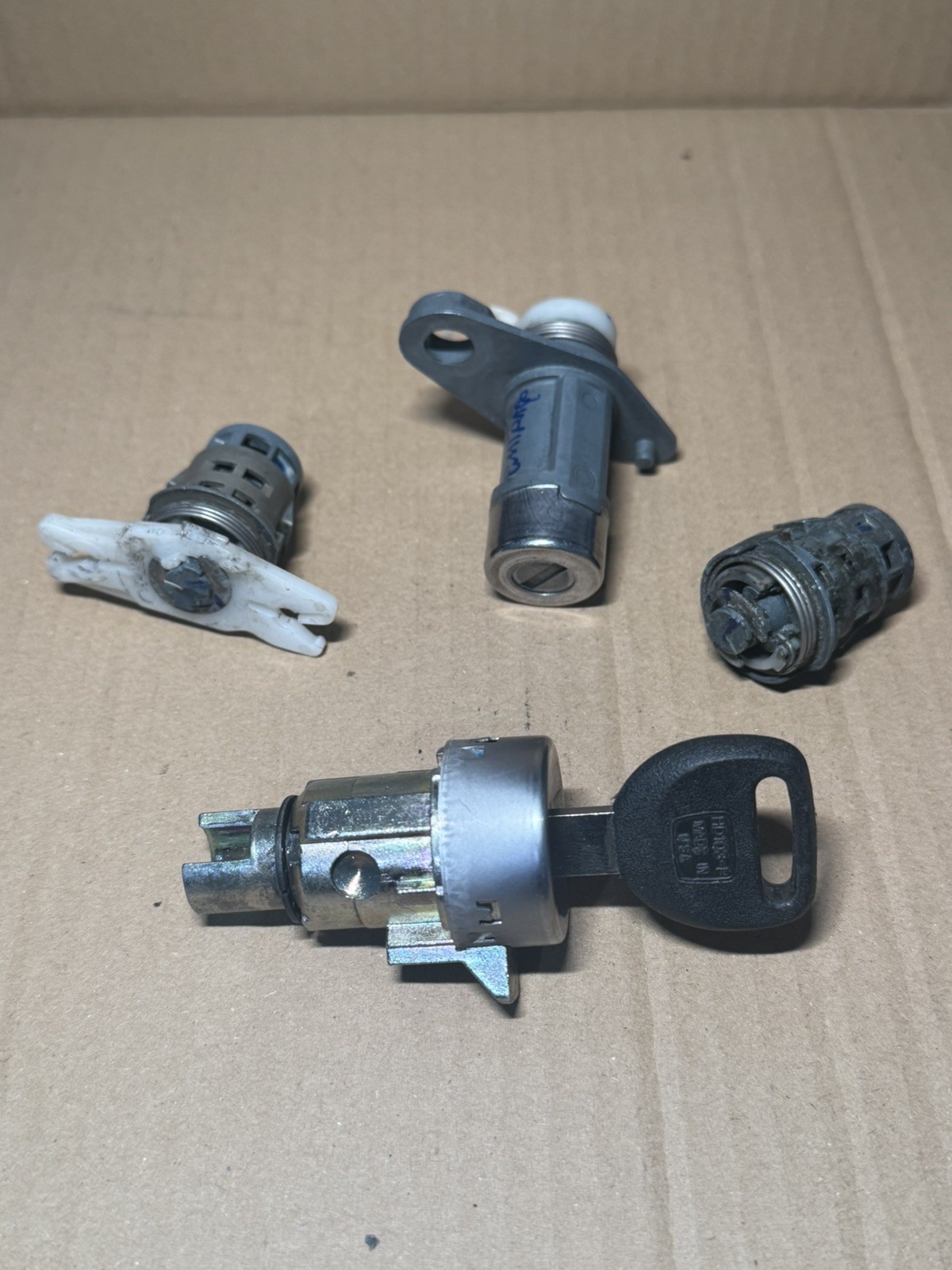 1994 1995 1996 1997 Acura Integra igntion door lock cylinders key trunk DB7 DB8
