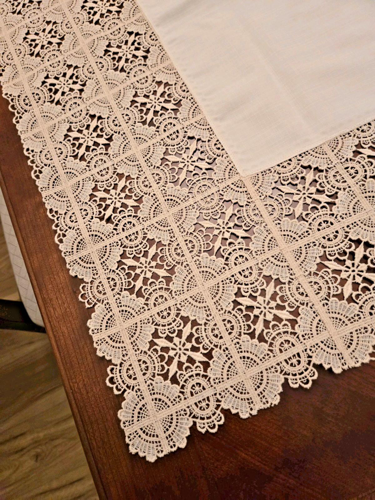 Vintage Exquisite Filigree Lace Tablecloth Genuine Plauen Lace w/tags 60\