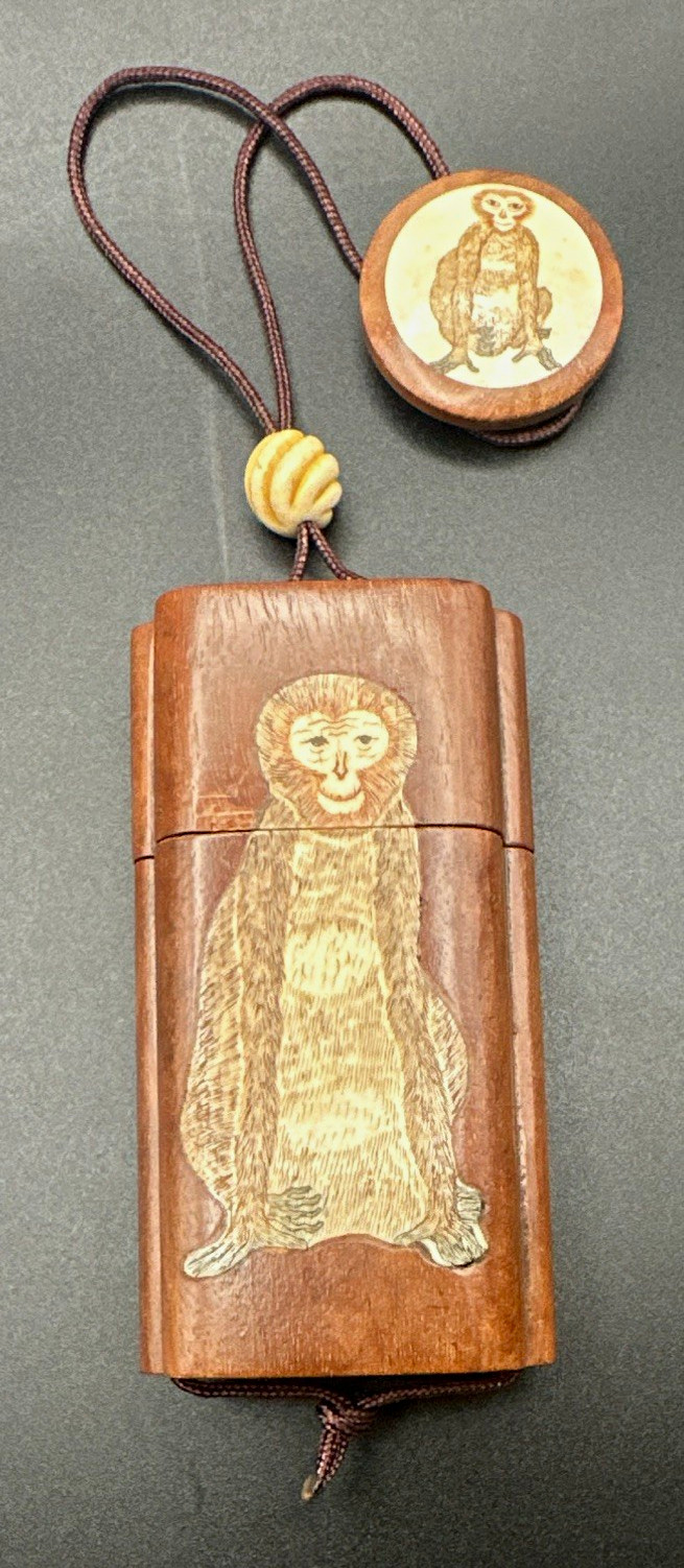 Asian Wooden netsuke Lidded Box Pendant bracelet hand scribed inlay Monkey