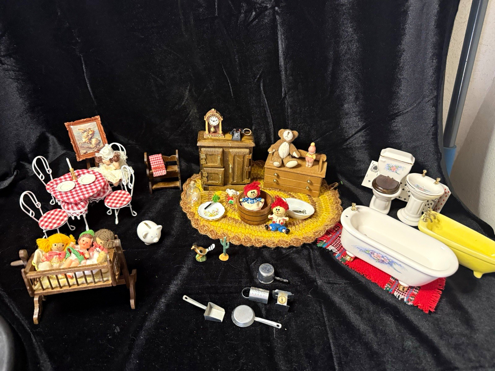Vintage Dollhouse Miniature Lot Ari East Germany Porcelain Bath Dog House 1:12
