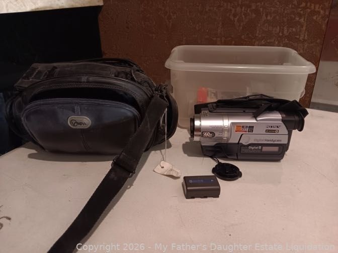 Sony Handycam DCR-TRV140E 2 Batteries Leather Bag 