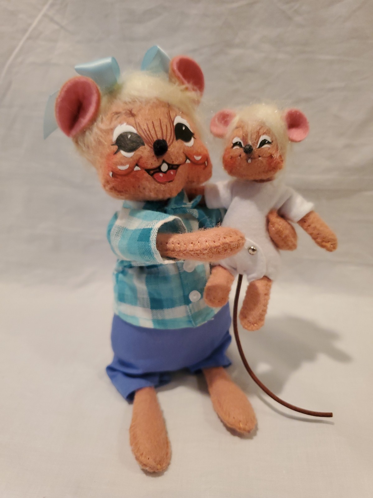 2009 Annalee Mother Mom & Baby Child Mouse Plush Doll ~CUTE~ 2009 Annalee Mother Mom & Baby Child Mouse Plush Doll ~CUTE~