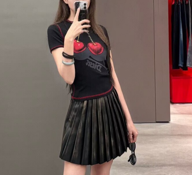 Lady Diesel Red line Cherry Graffiti Cotton Slim fit short sleeved Shirt Lady Diesel Red line Cherry Graffiti Cotton Slim fit short sleeved Shirt
