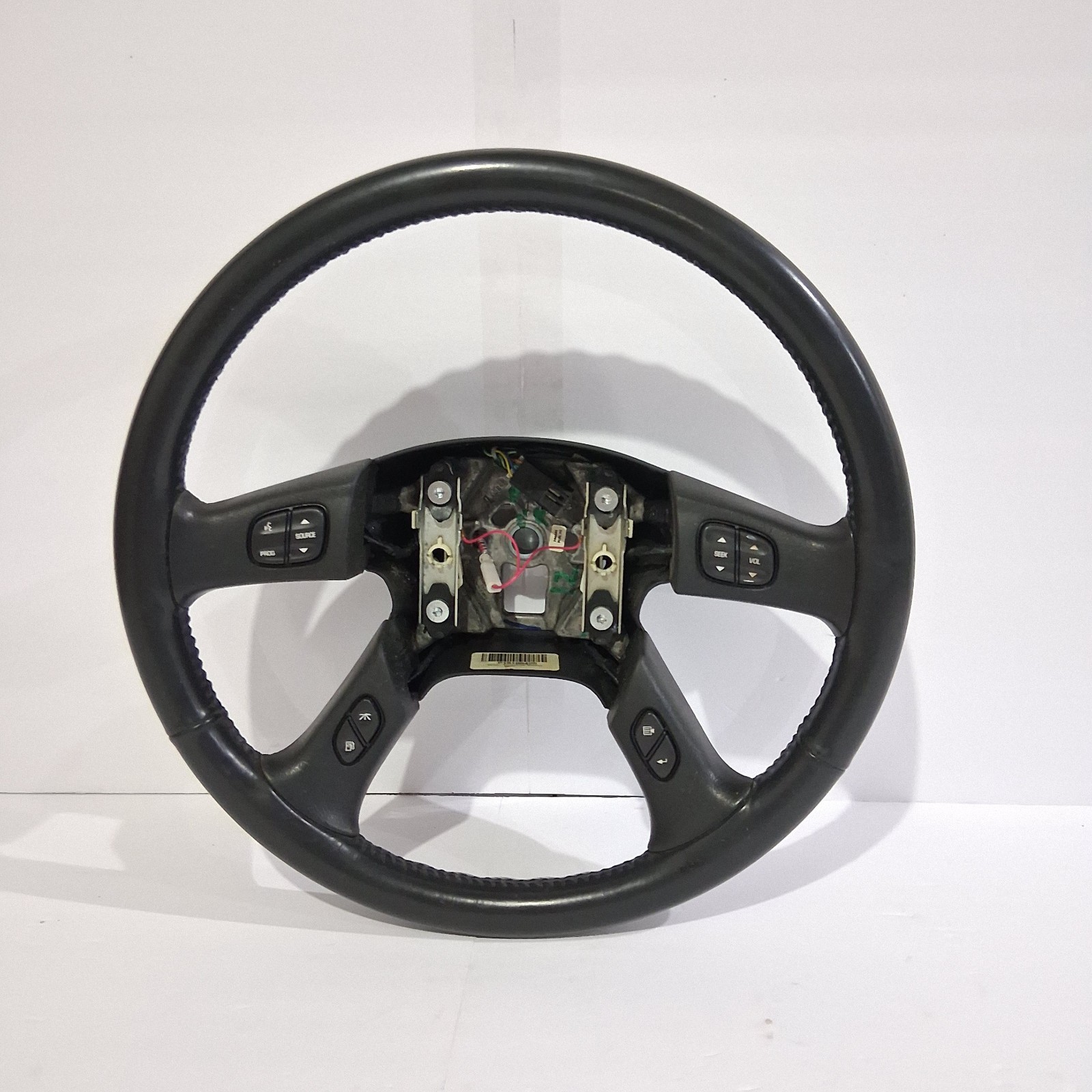 03-06 SILVERADO SIERRA YUKON TAHOE SUBURBAN STEERING WHEEL WITH CONTROL BUTTONS