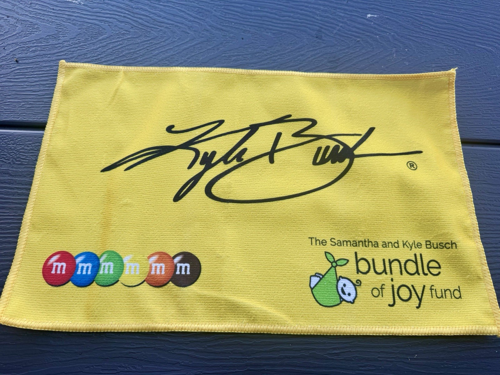 KYLE BUSCH NASCAR BRISTOL CUP NIGHT RACE TOWEL #18 M&M YELLOW TRIBUTE EXCLUSIVE
