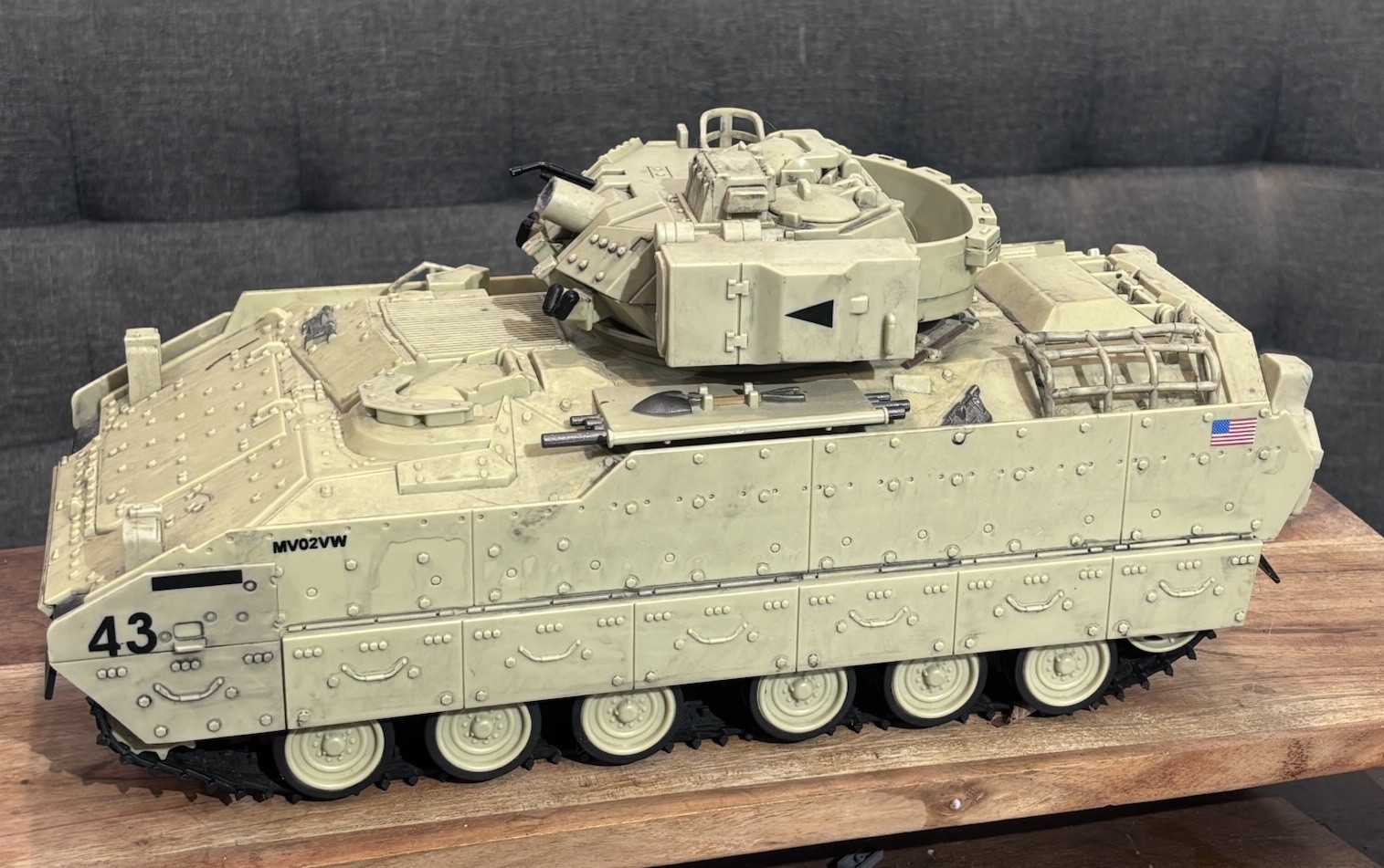 Unimax 2007 MV02VW Tank Scale 1:18 Realistic US Tank FORCES OF VALOR 14 X 6