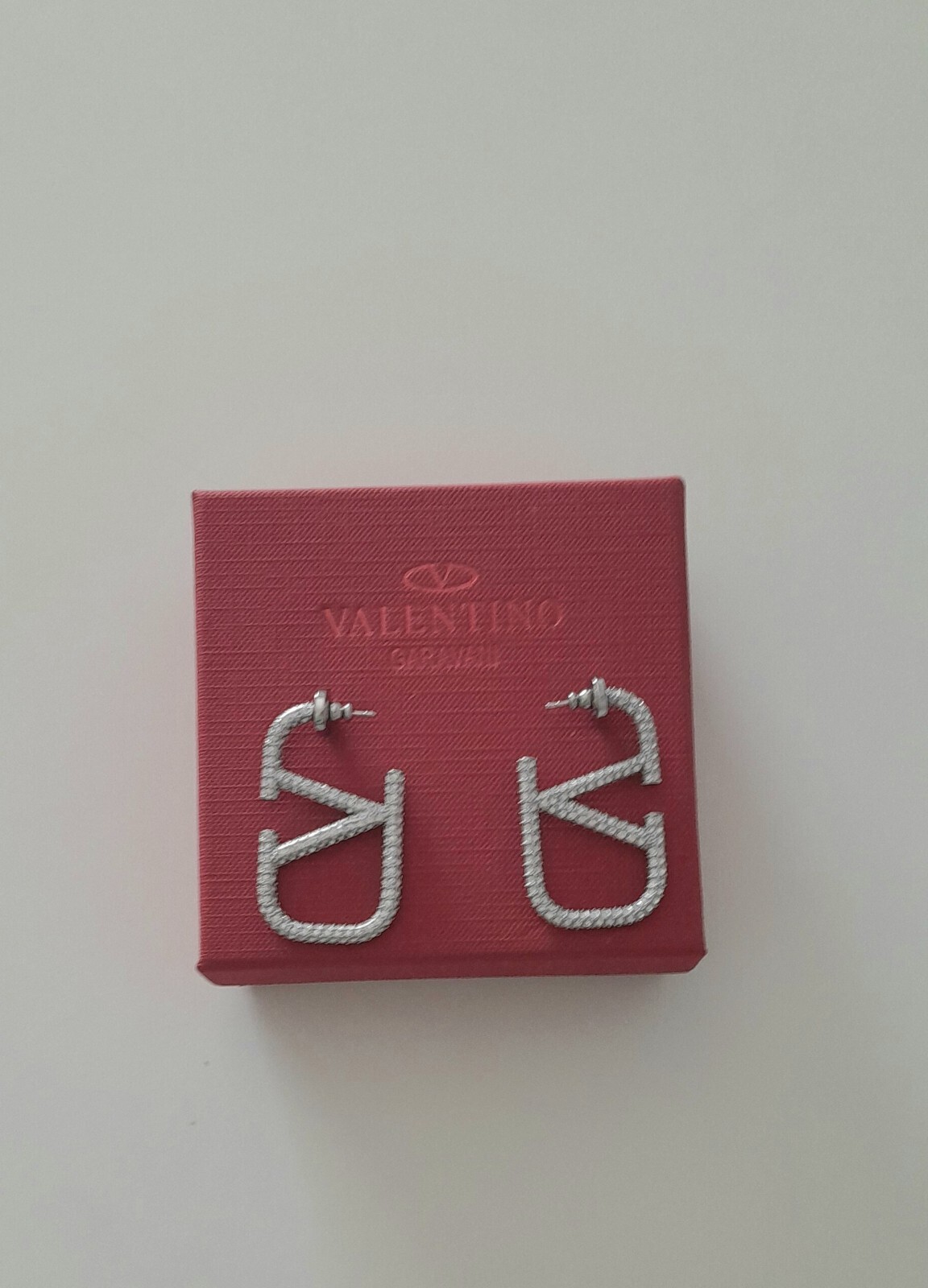 Valentino Garavani VLogo Signature metal Silver crystal Earrings Valentino Garavani VLogo Signature metal Silver crystal Earrings