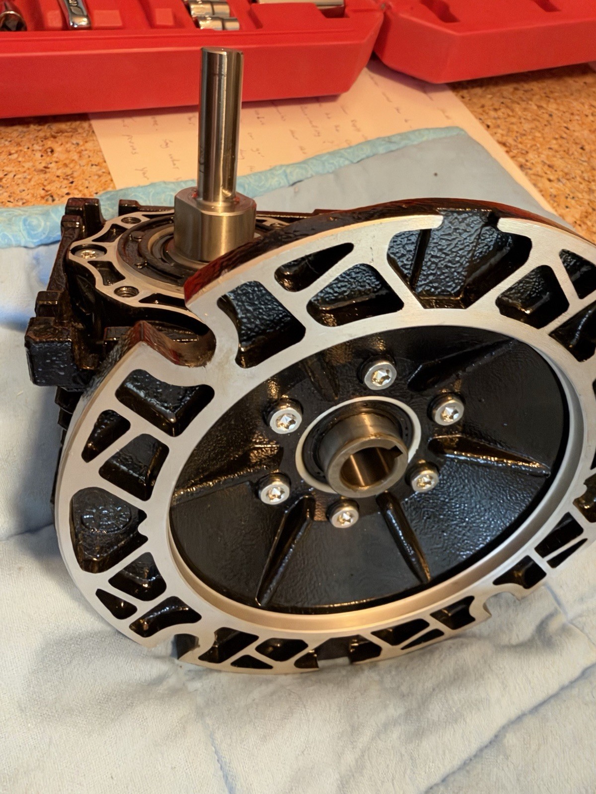 Dorner 32M005ES gear adapter paired with a Motovario NMRV 040 worm gear reducer Dorner 32M005ES gear adapter paired with a Motovario NMRV 040 worm gear reducer