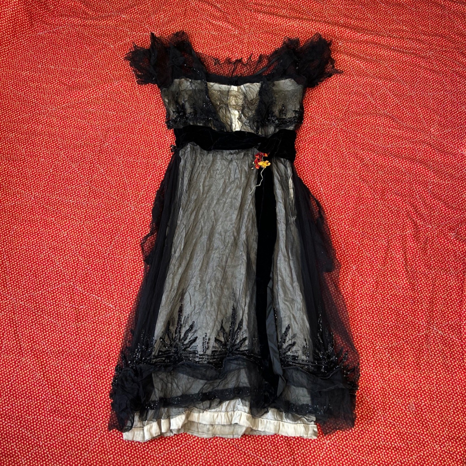 Antique Edwardian 1910 Black silk lace and velvet Tulle Sequin Dress floral belt