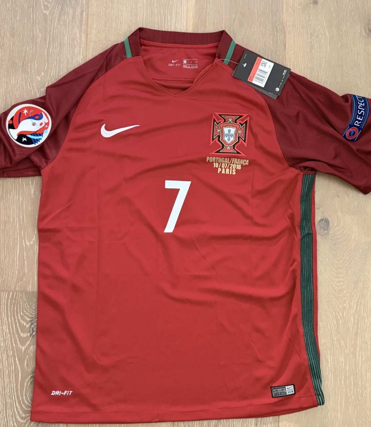 2016/17 Portugal Home Jersey #7 Ronaldo Large Nike Soccer Euro Champions CR7 kit 2016/17 Portugal Home Jersey #7 Ronaldo Large Nike Soccer Euro Champions CR7 kit