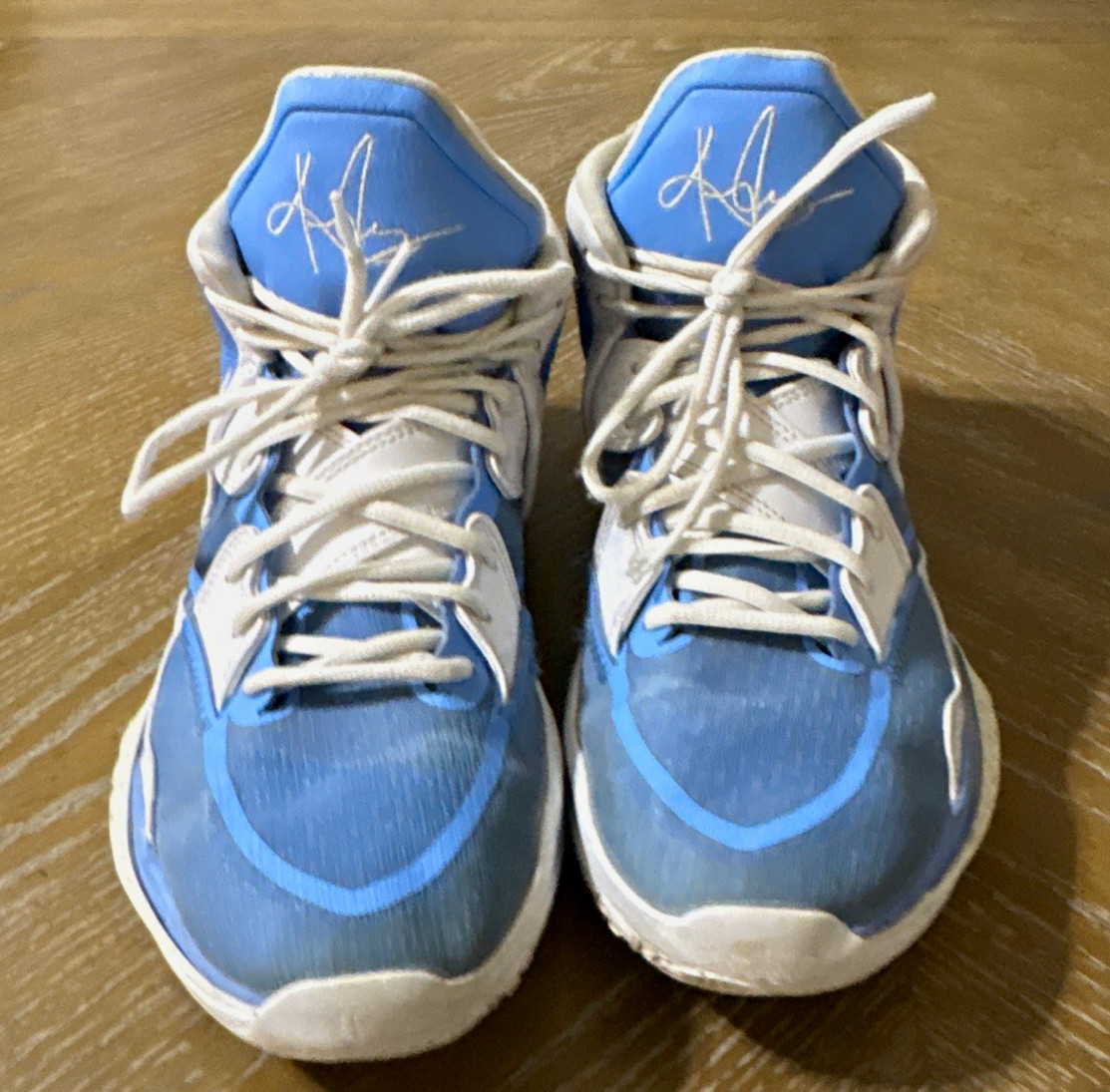Nike Kyrie TB Men’s Mid Top Lace-Up Basketball Sneakers Blue/White