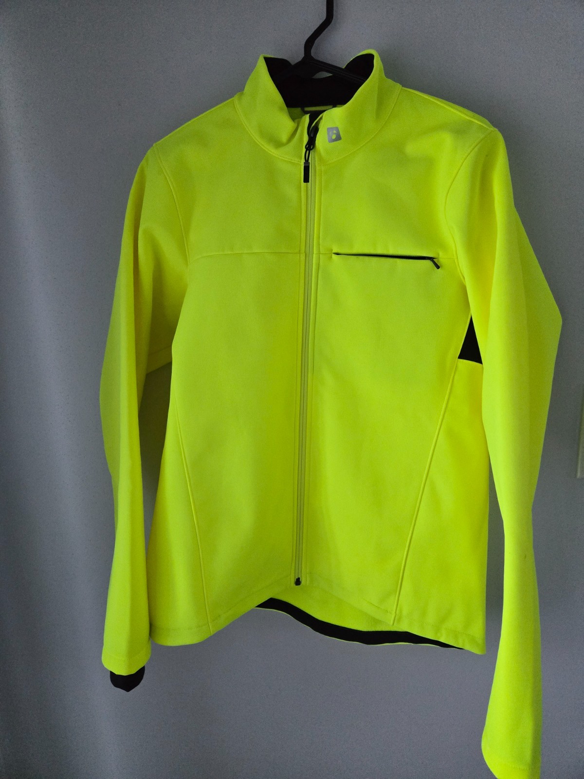 Bontrager Men\'s Circuit Softshell Jacket SIZE Medium High-Vis Yellow Bontrager Men\'s Circuit Softshell Jacket SIZE Medium High-Vis Yellow