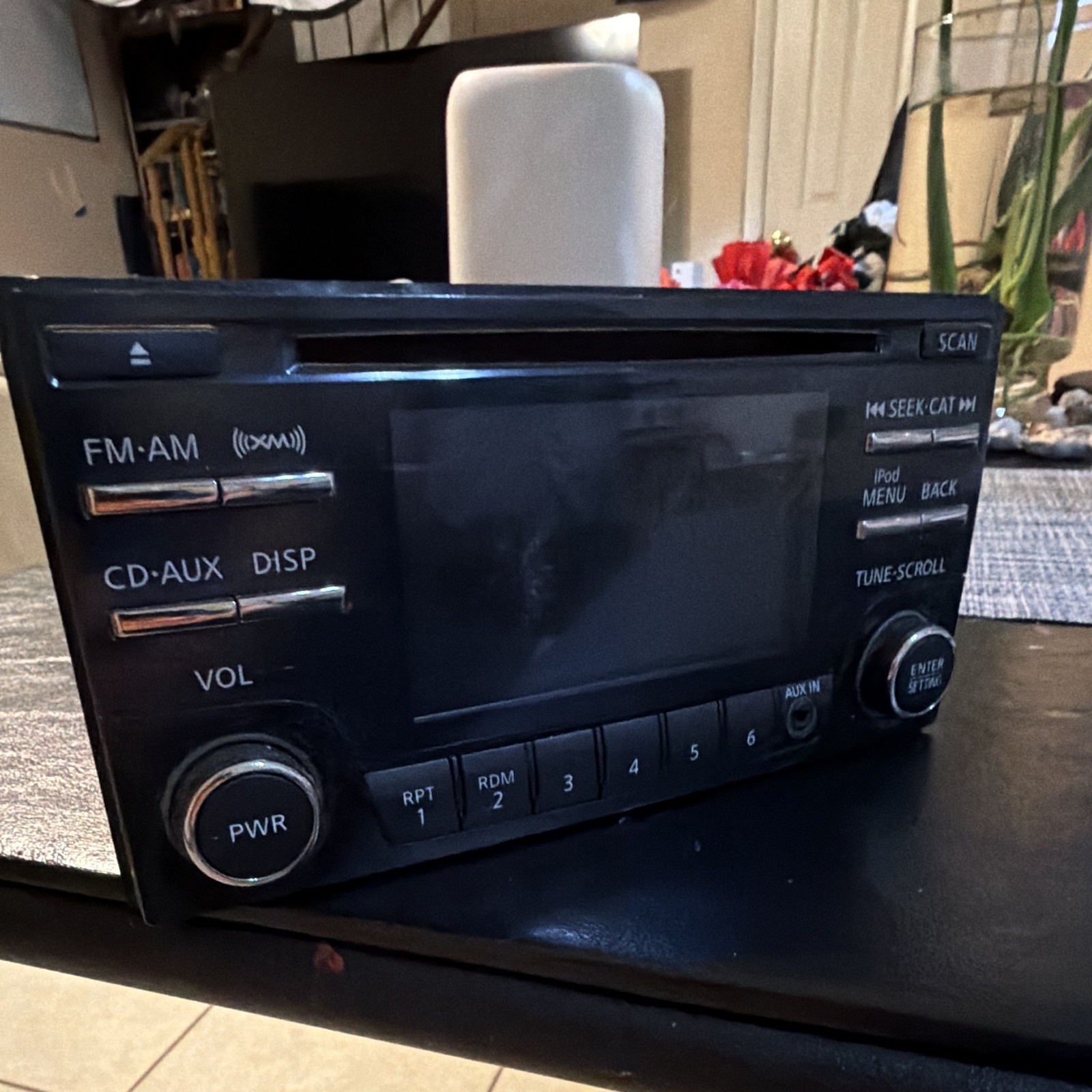 OEM NISSAN Factory Radio Part No 28185 9FM1A FM/AM CD Stereo Aux Head Unit