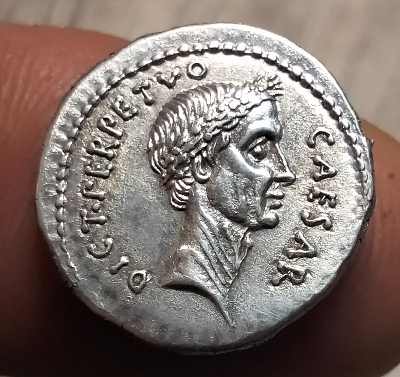 SOUVENIR COIN - JULIUS CAESAR DICT, Denarius 