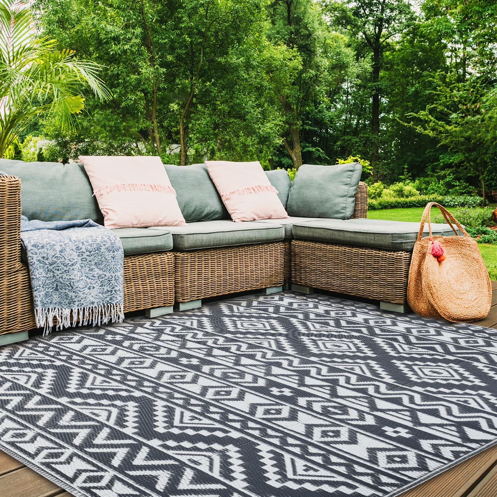 SUNRAY OUTDOOR RUG 7X5 PLASTIC REVERSIBLE OUTDOOR RUG PATIO RV BEACH PICNIC DECK SUNRAY OUTDOOR RUG 7X5 PLASTIC REVERSIBLE OUTDOOR RUG PATIO RV BEACH PICNIC DECK