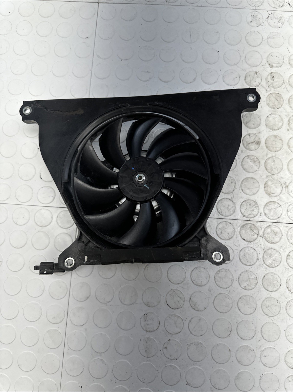 2022 17-24 KAWASAKI Ninja 650 EX650 ENGINE RADIATOR COOLING FAN OEM WITH SHROUD 