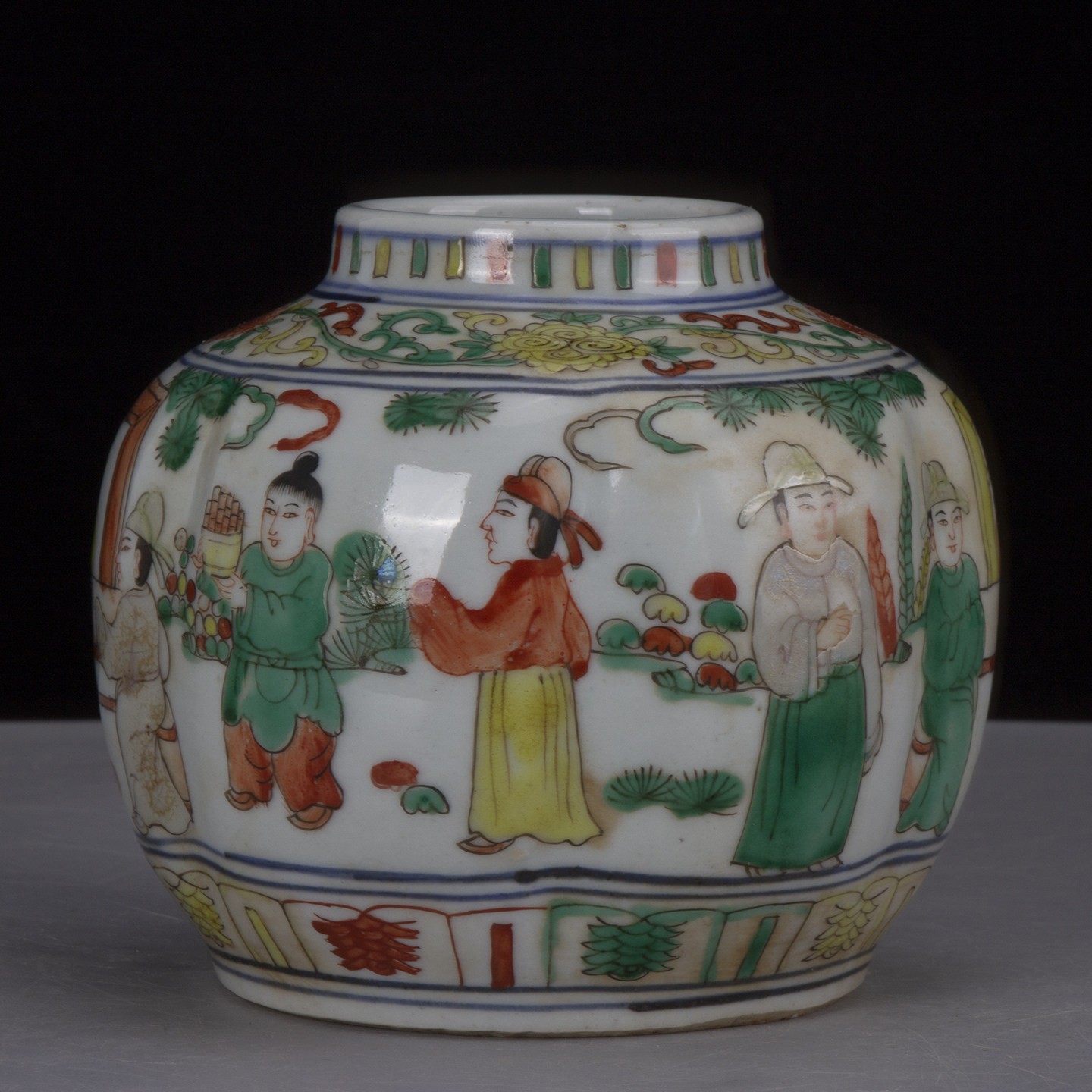 Chinese Ming Wanli Doucai Porcelain Figural Motif Pot 5.5 inch 五彩人物罐 Chinese Ming Wanli Doucai Porcelain Figural Motif Pot 5.5 inch 五彩人物罐
