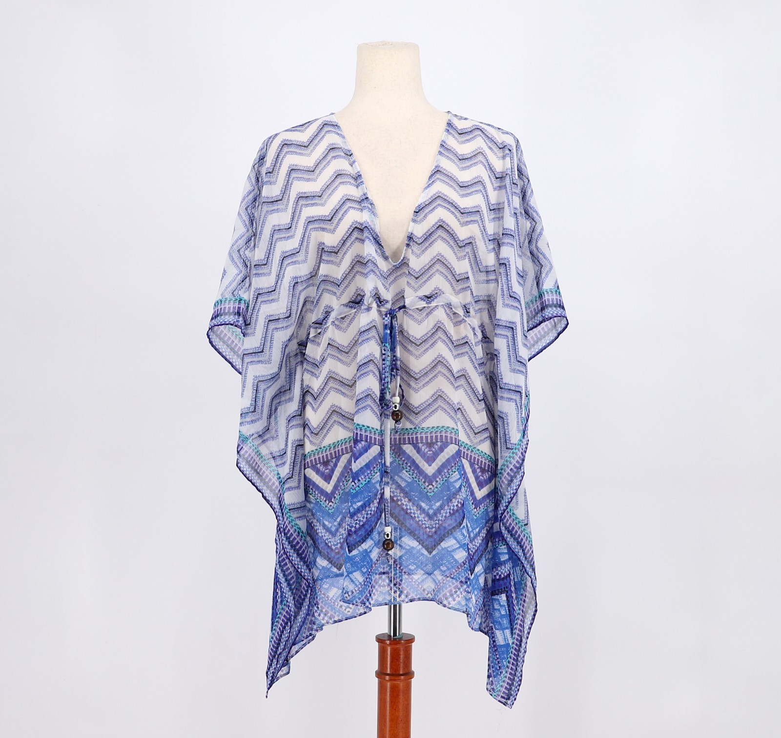 NWT CHICO\'S $89 Chevron Tie Front Topper Poncho Size S/M NWT CHICO\'S $89 Chevron Tie Front Topper Poncho Size S/M