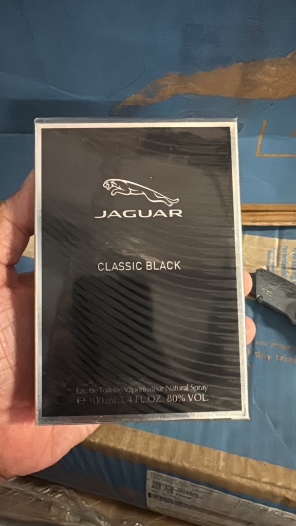 Jaguar Mens Classic Black Eau De Toilette Spray 3.4 oz / 100 ml Jaguar Mens Classic Black Eau De Toilette Spray 3.4 oz / 100 ml