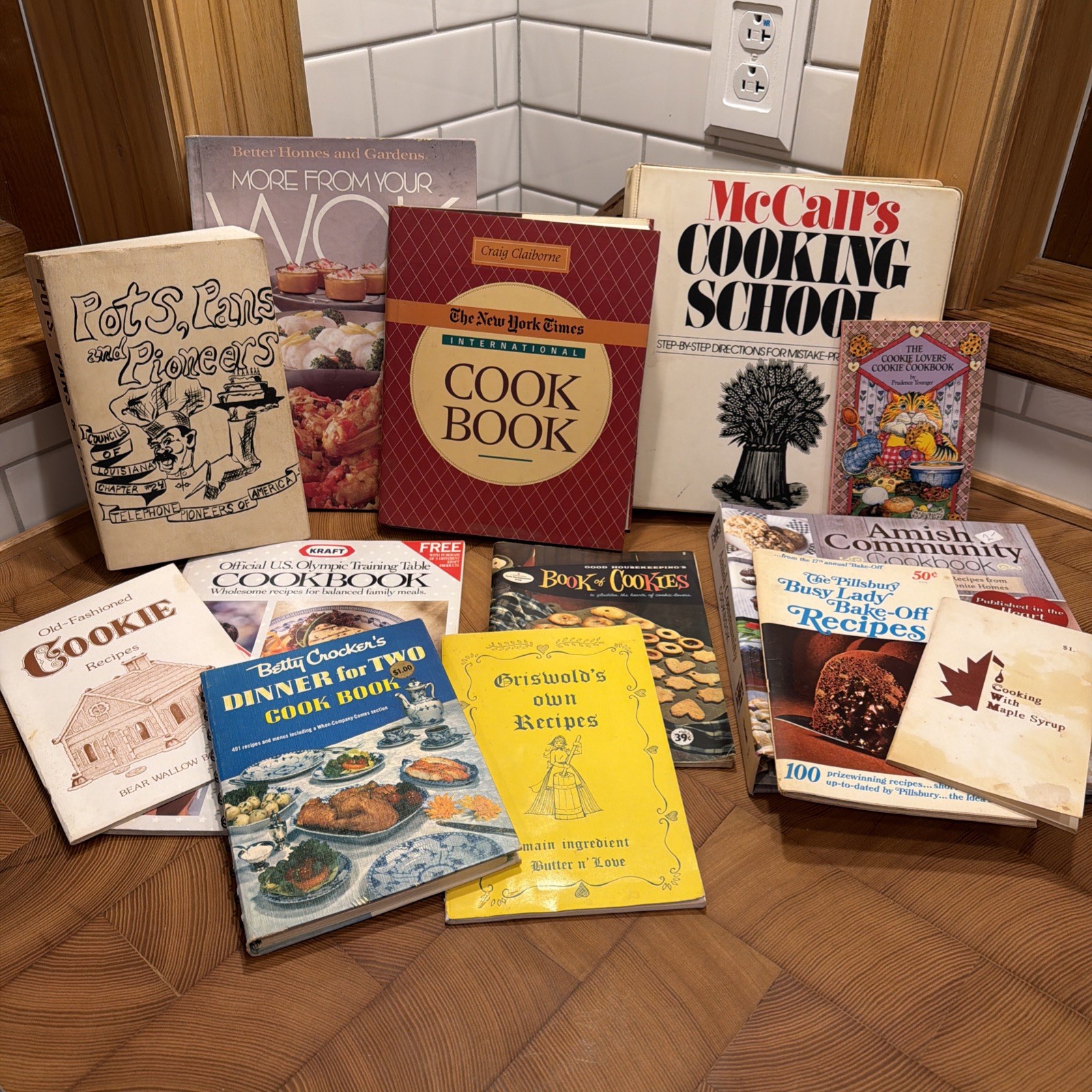 Lot Of 13 Vintage Cookbook Booklets Betty Crocker Carnation Better Homes 