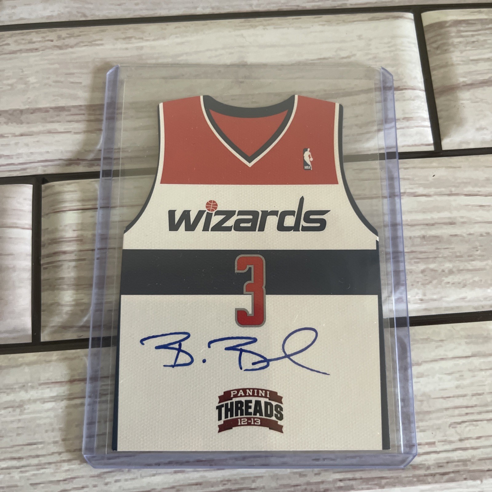 🌟 BRADLEY BEAL - 2012-13 Panini Threads #18 Die-Cut Jersey On Card AUTO 🌟 BRADLEY BEAL - 2012-13 Panini Threads #18 Die-Cut Jersey On Card AUTO