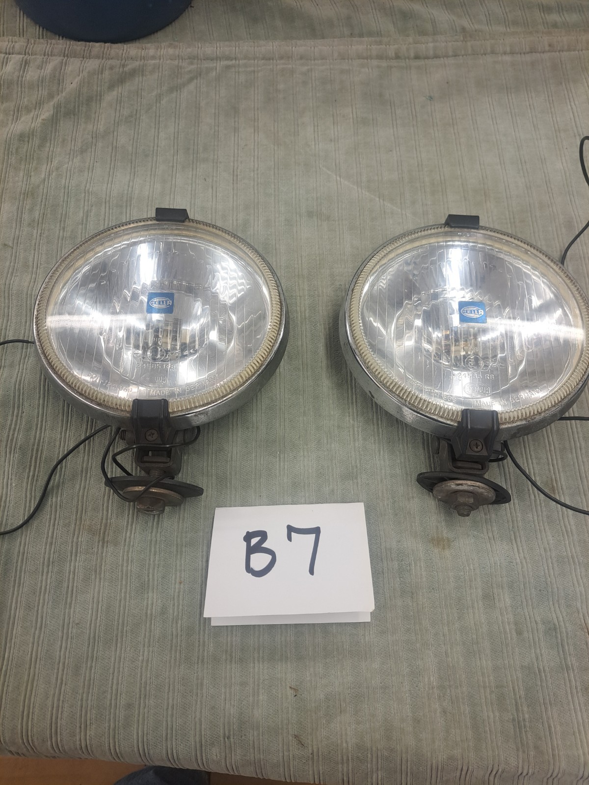 1990S HELLA 24585R8 E1 ACCESSORY DRIVING FOG LAMPS NICE USED PAIR WORKING