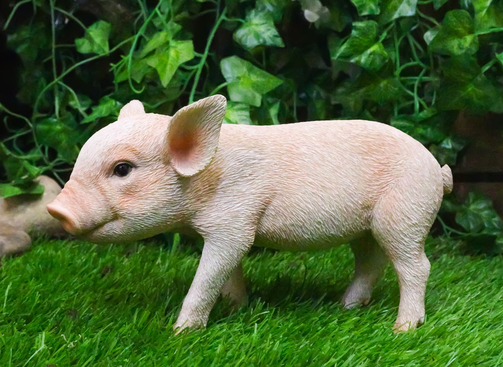 Adorable Realistic Animal Farm Babe Piglet Pig Statue 8 Adorable Realistic Animal Farm Babe Piglet Pig Statue 8