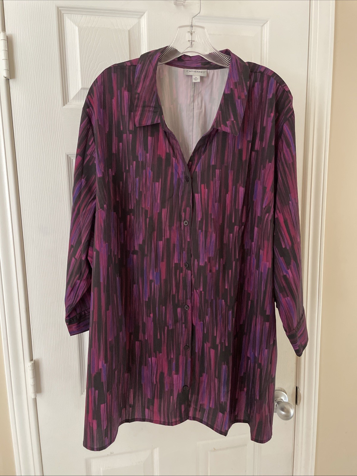 Catherines Sz 3XL Gorgeous purple, black 3/4 sleeve button Stretch Blouse Catherines Sz 3XL Gorgeous purple, black 3/4 sleeve button Stretch Blouse