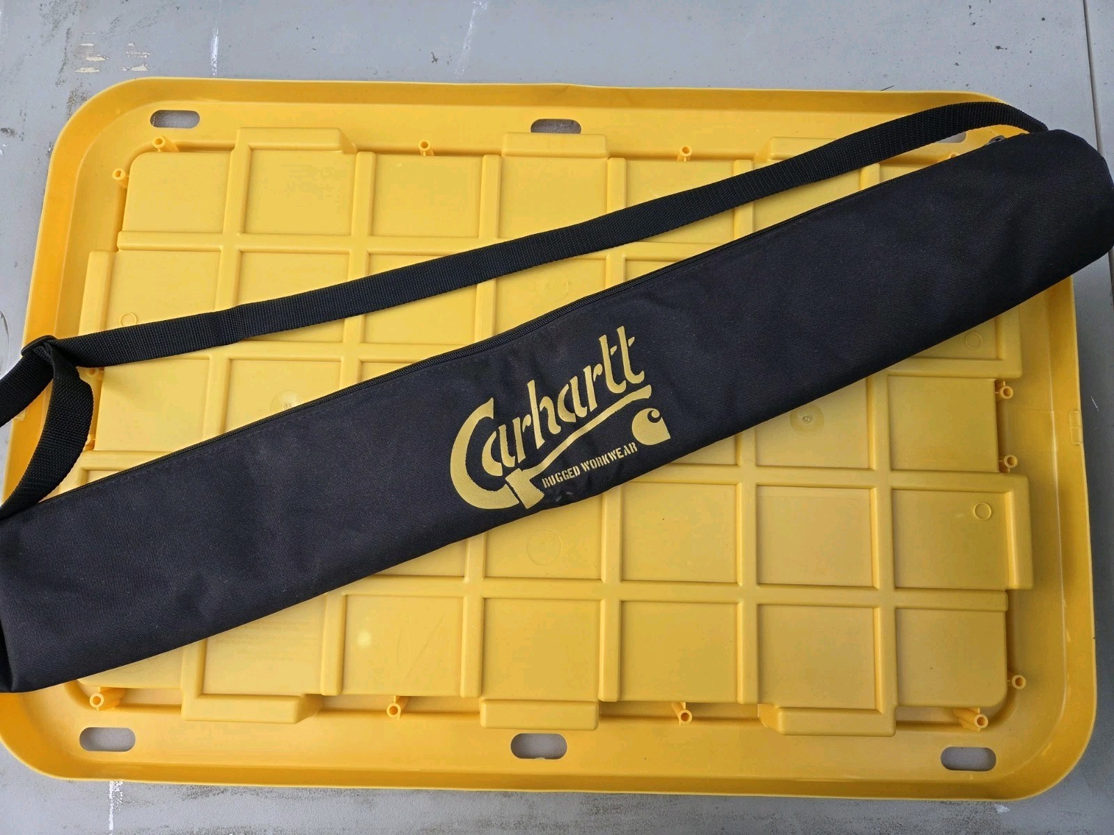 CARHARTT 6 Pack Insulated Beverage Cooler Shoulder Strap Bag  Black NWOT
